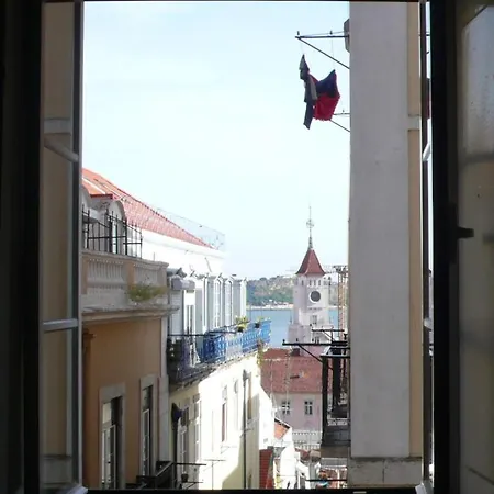 Апартаменты Terrace At Typical Bica And Chiado