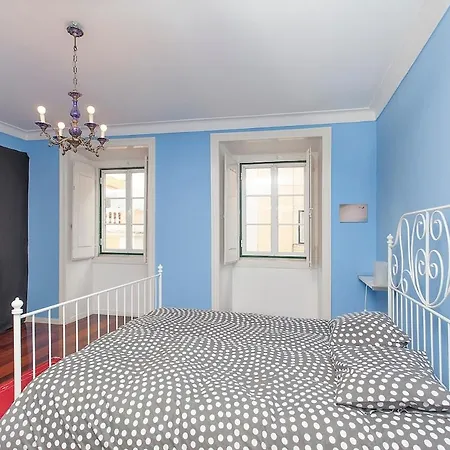 Terrace At Typical Bica And Chiado Lissabon