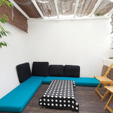 Apartment Terrace At Typical Bica And Chiado