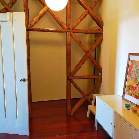 Terrace At Typical Bica And Chiado Apartment *