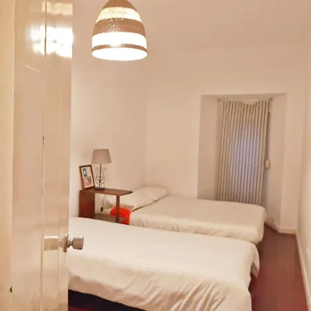 Apartment Terrace At Typical Bica And Chiado Lissabon