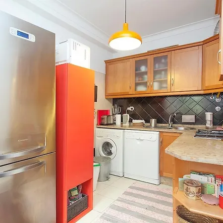 Terrace At Typical Bica And Chiado * Lissabon